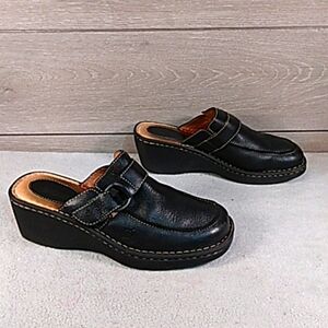 Born Black Pebbled Leather Y2K Mule Clog Buckle Wemon's Size 10M Square Toe Shoe